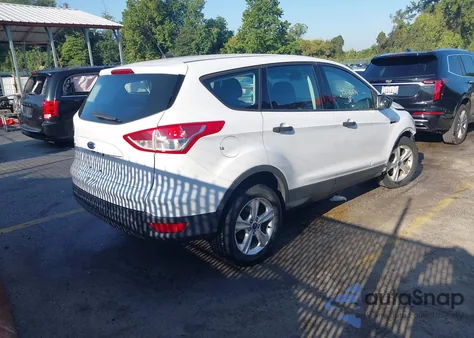 2014 Ford Escape S z USA, uszkodzony, nr VIN 1FMCU0F75EUE07670